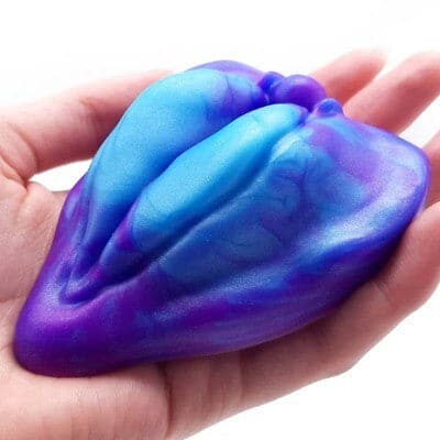 LaBae - Silicone Heart Labia Grinder by Uberrime - Vivid Indigo to Vivid Violet